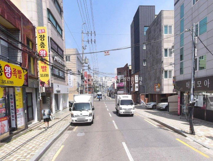 부산 금정구 장전동 장전역 가까운 깔끔한 건물 1층 13평 무권리 소형상가 월세 매물번호 12417 사진 1