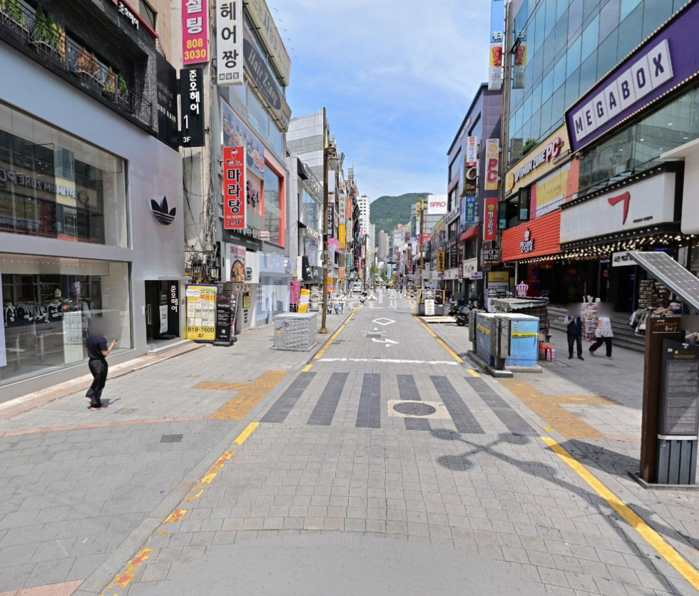 부산 부산진구 부전동 1동 (무권리) 서면 2번가 핵심 위치 1층 33평 상가 임대 월세 매물번호 13038 사진 1