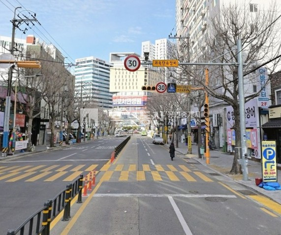 부산 부산진구 전포동 102동 부산 적십자회관 부근 오피스상권 1층 전용 30평대 일반음식점 월세 매물번호 13137 사진 1
